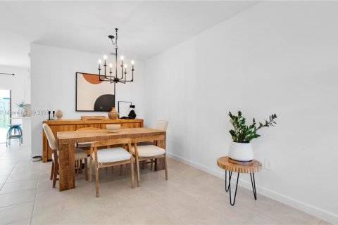 Adosado en venta en Homestead, Florida, 3 dormitorios, 133.97 m2 № 1979985 - foto 6