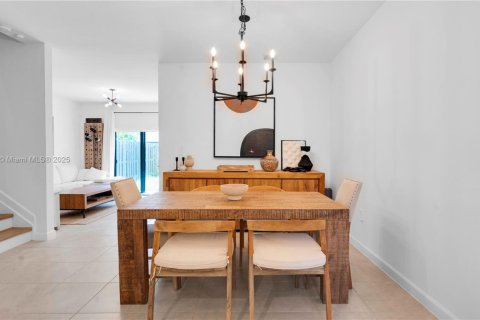 Adosado en venta en Homestead, Florida, 3 dormitorios, 133.97 m2 № 1979985 - foto 5