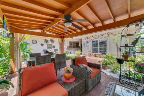 House in Apopka, Florida 3 bedrooms, 262.08 sq.m. № 1918375 - photo 5