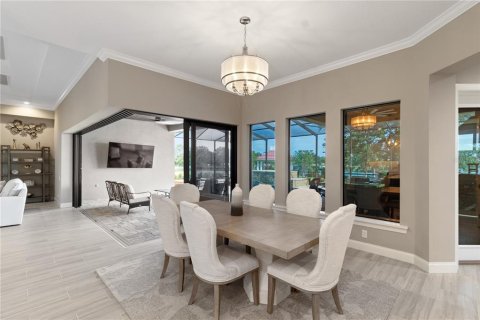 House in Lake Alfred, Florida 4 bedrooms, 329.52 sq.m. № 1777546 - photo 12