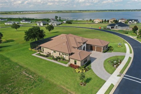 House in Lake Alfred, Florida 4 bedrooms, 329.52 sq.m. № 1777546 - photo 2