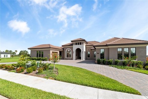 House in Lake Alfred, Florida 4 bedrooms, 329.52 sq.m. № 1777546 - photo 3