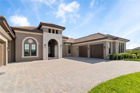 House in Lake Alfred, Florida 4 bedrooms, 329.52 sq.m. № 1777546 - photo 5