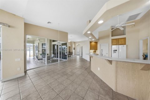 Купить виллу или дом в Кейп-Корал, Флорида 3 спальни, № 2057493 - фото 14