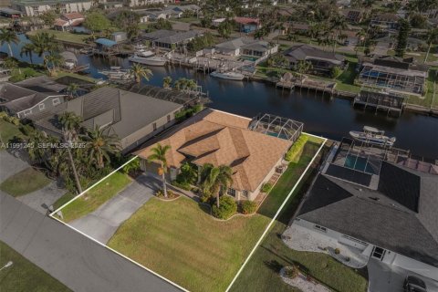 Купить виллу или дом в Кейп-Корал, Флорида 3 спальни, № 2057493 - фото 3