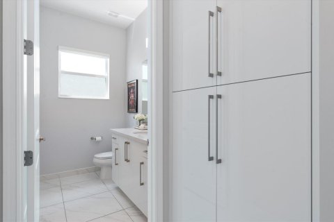 Villa ou maison à vendre à Delray Beach, Floride: 4 chambres, 282.98 m2 № 2383055 - photo 10