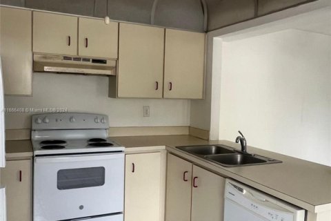 Condo in Miami, Florida, 2 bedrooms  № 1703196 - photo 15