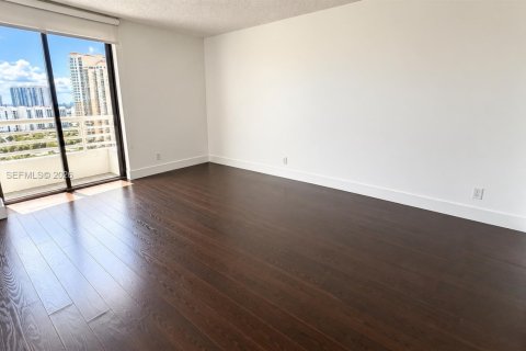 Copropriété à louer à Aventura, Floride: 2 chambres, 109.72 m2 № 2385071 - photo 8