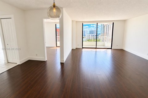Copropriété à louer à Aventura, Floride: 2 chambres, 109.72 m2 № 2385071 - photo 3