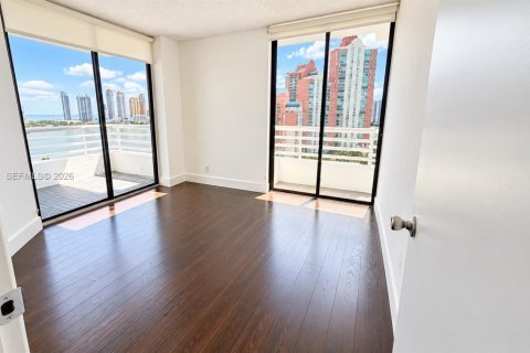Copropriété à louer à Aventura, Floride: 2 chambres, 109.72 m2 № 2385071 - photo 7