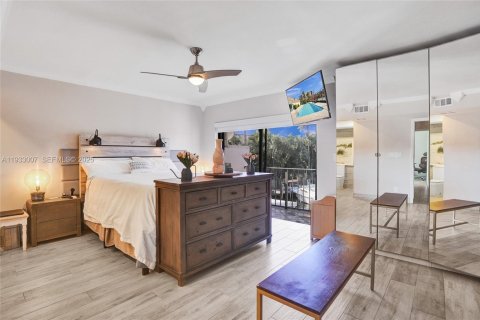Townhouse in North Miami Beach, Florida 2 bedrooms, 144 sq.m. № 1991802 - photo 21