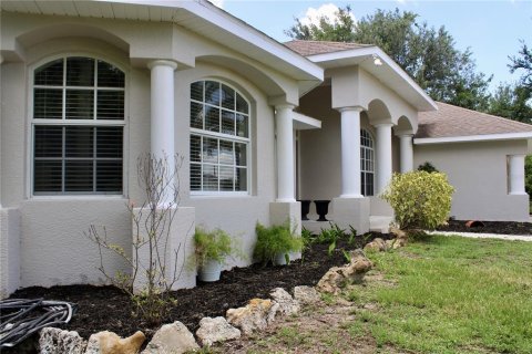 House in Port Charlotte, Florida 5 bedrooms, 221.29 sq.m. № 1816932 - photo 7