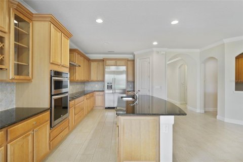 House in Orlando, Florida 5 bedrooms, 278.71 sq.m. № 2403714 - photo 8