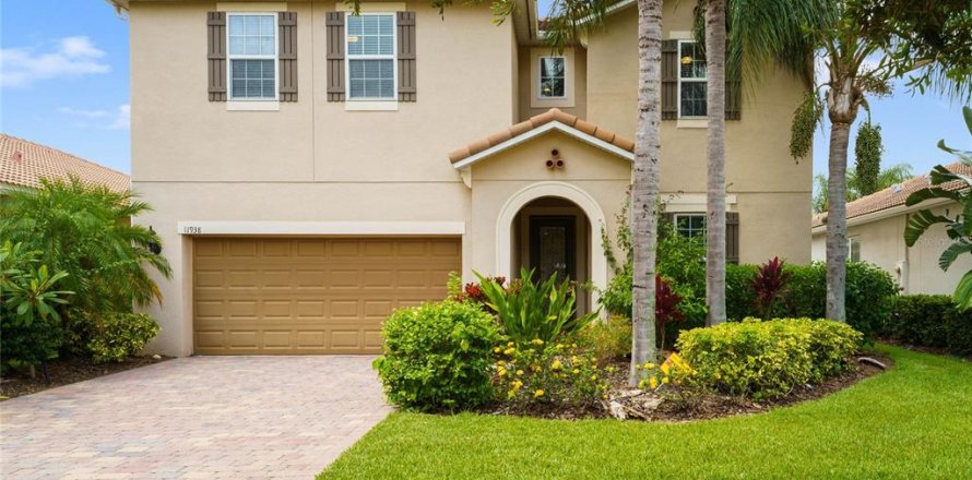 House in Orlando, Florida 5 bedrooms, 278.71 sq.m. № 2403714