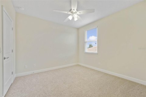 House in Orlando, Florida 5 bedrooms, 278.71 sq.m. № 2403714 - photo 13