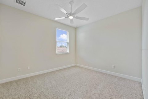 House in Orlando, Florida 5 bedrooms, 278.71 sq.m. № 2403714 - photo 17
