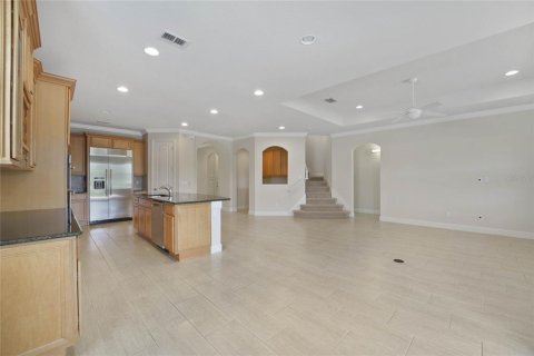 House in Orlando, Florida 5 bedrooms, 278.71 sq.m. № 2403714 - photo 10