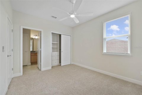 House in Orlando, Florida 5 bedrooms, 278.71 sq.m. № 2403714 - photo 18