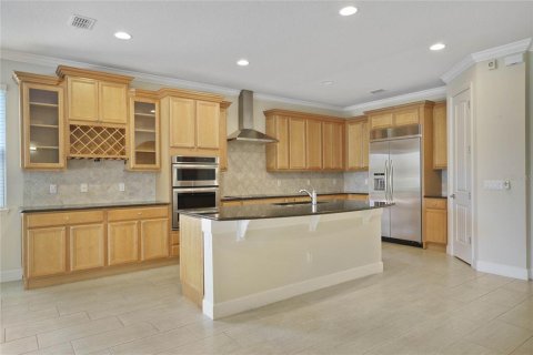 House in Orlando, Florida 5 bedrooms, 278.71 sq.m. № 2403714 - photo 6