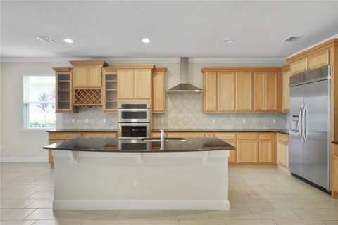 House in Orlando, Florida 5 bedrooms, 278.71 sq.m. № 2403714 - photo 7