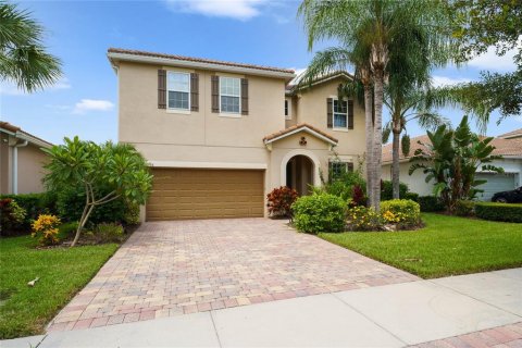 House in Orlando, Florida 5 bedrooms, 278.71 sq.m. № 2403714 - photo 2