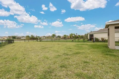 House in Lehigh Acres, Florida 4 bedrooms, 229.47 sq.m. № 1648411 - photo 3