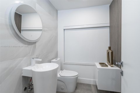 Снять в аренду виллу или дом в Бей-Харбор-Айлендс, Флорида 6 спален, 324.23м2, № 1963373 - фото 11