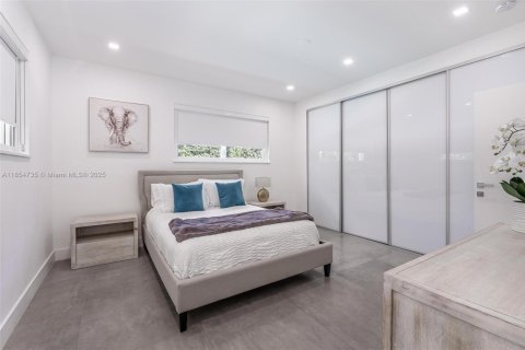 Снять в аренду виллу или дом в Бей-Харбор-Айлендс, Флорида 6 спален, 324.23м2, № 1963373 - фото 24