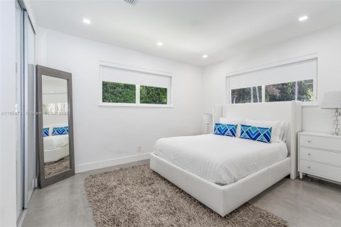 Снять в аренду виллу или дом в Бей-Харбор-Айлендс, Флорида 6 спален, 324.23м2, № 1963373 - фото 28