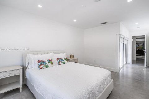 Снять в аренду виллу или дом в Бей-Харбор-Айлендс, Флорида 6 спален, 324.23м2, № 1963373 - фото 22