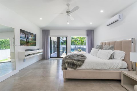 Снять в аренду виллу или дом в Бей-Харбор-Айлендс, Флорида 6 спален, 324.23м2, № 1963373 - фото 17