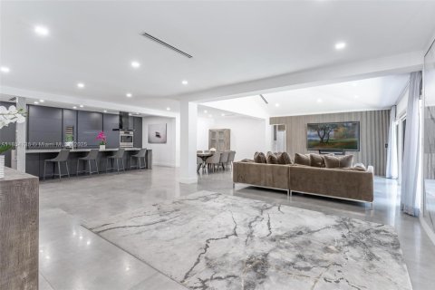 Снять в аренду виллу или дом в Бей-Харбор-Айлендс, Флорида 6 спален, 324.23м2, № 1963373 - фото 7