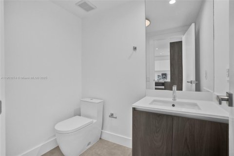 Copropriété à vendre à Miami, Floride: 3 chambres, 141.77 m2 № 1956274 - photo 16