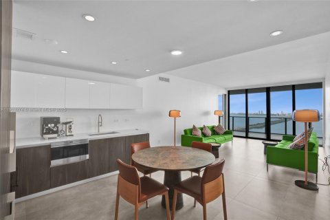 Copropriété à vendre à Miami, Floride: 3 chambres, 141.77 m2 № 1956274 - photo 3