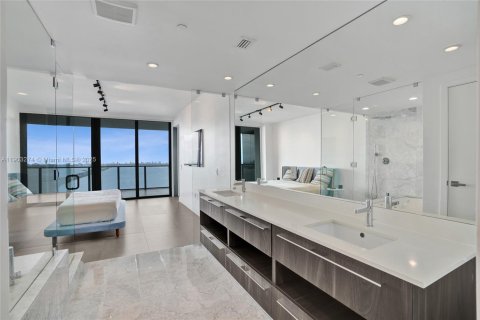 Copropriété à vendre à Miami, Floride: 3 chambres, 141.77 m2 № 1956274 - photo 12