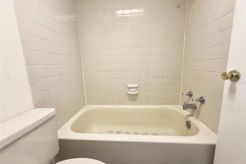 Condo in Clearwater, Florida, 2 bedrooms  № 1905529 - photo 8