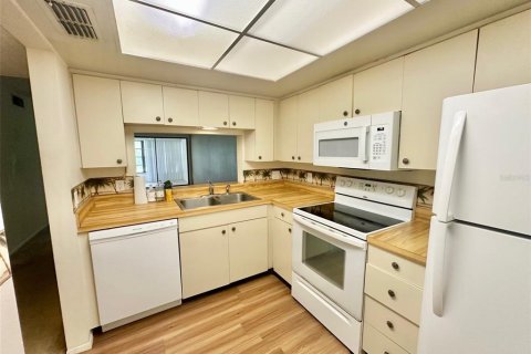 Condo in Clearwater, Florida, 2 bedrooms  № 1905529 - photo 4