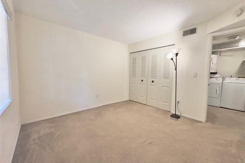 Condo in Clearwater, Florida, 2 bedrooms  № 1905529 - photo 9