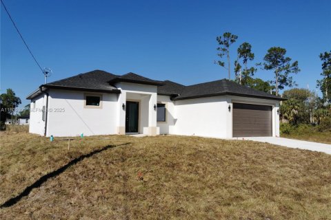 House in Lehigh Acres, Florida 3 bedrooms, 139.26 sq.m. № 1940602 - photo 30