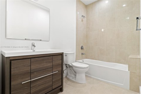 Townhouse in Dania Beach, Florida 3 bedrooms, 145.48 sq.m. № 1713295 - photo 27
