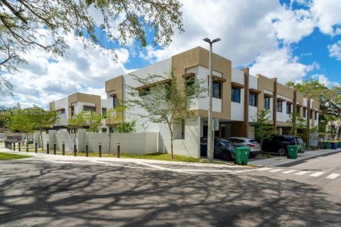 Townhouse in Dania Beach, Florida 3 bedrooms, 145.48 sq.m. № 1713295 - photo 5