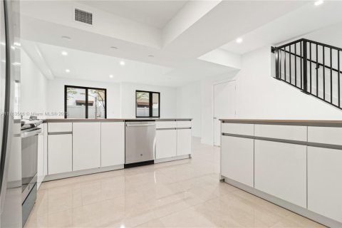 Townhouse in Dania Beach, Florida 3 bedrooms, 145.48 sq.m. № 1713295 - photo 13