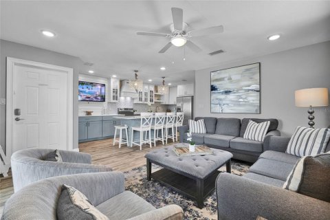 Condo in Indian Rocks Beach, Florida, 3 bedrooms  № 1578892 - photo 13