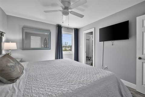 Condo in Indian Rocks Beach, Florida, 3 bedrooms  № 1578892 - photo 20