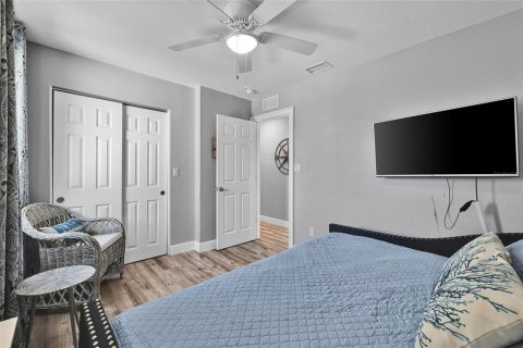 Condo in Indian Rocks Beach, Florida, 3 bedrooms  № 1578892 - photo 12