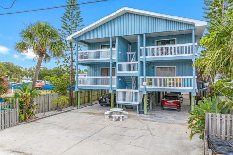Condo in Indian Rocks Beach, Florida, 3 bedrooms  № 1578892 - photo 1