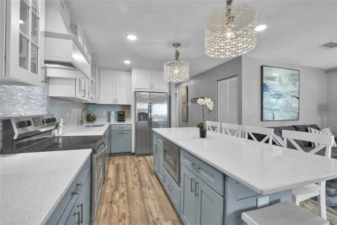 Condo in Indian Rocks Beach, Florida, 3 bedrooms  № 1578892 - photo 8