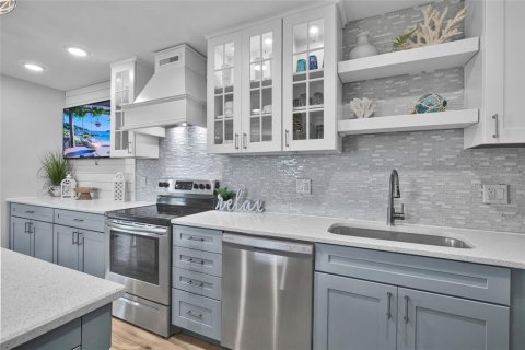 Condo in Indian Rocks Beach, Florida, 3 bedrooms  № 1578892 - photo 9