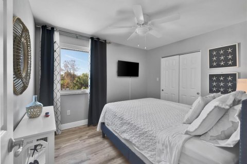 Condo in Indian Rocks Beach, Florida, 3 bedrooms  № 1578892 - photo 28