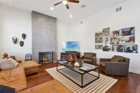 House in Orlando, Florida 5 bedrooms, 336.4 sq.m. № 2396279 - photo 15